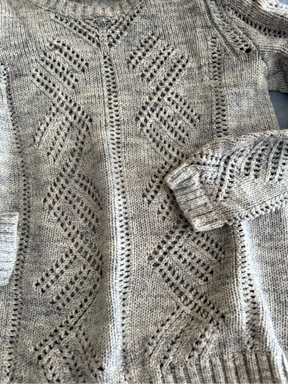 ⚡️MOVING SALE⚡️Gap knit sweater ⚡️MOVING SALE⚡️ - Picture 8 of 9